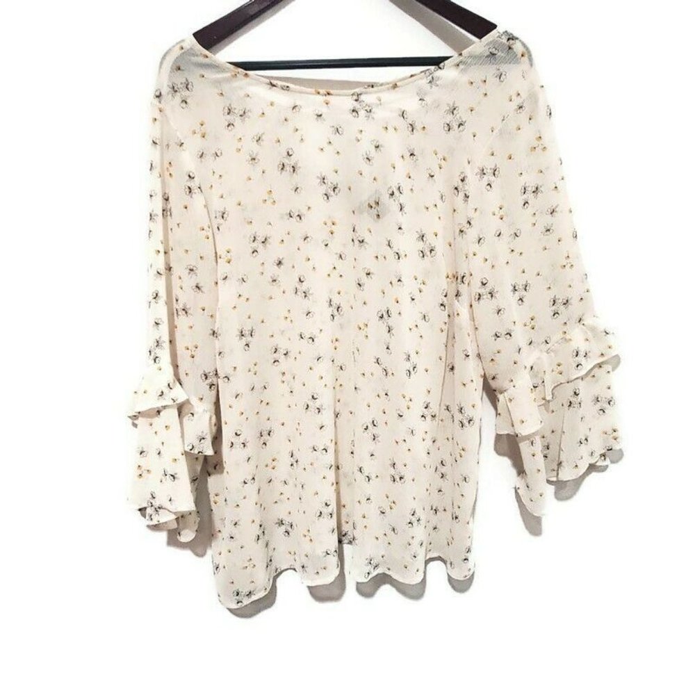 Torrid Top Round Neck Chiffon Criss Cross Back Floral Ruffled Sleeve Plus Size 2